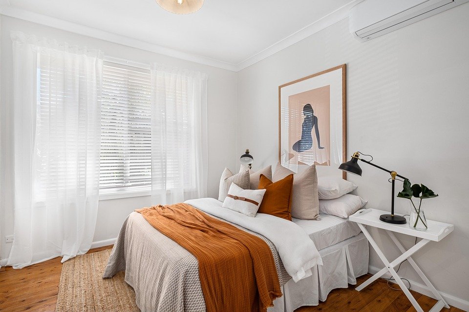 Maximizing Space: Effective Furniture Placement Tips for Small Rooms