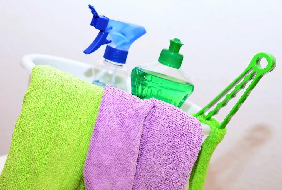 10 Time-Saving Cleaning Hacks for a Sparkling Home with Minimal Effort