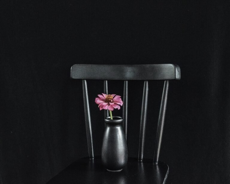Reviving Charm: Top Vintage Furniture Trends to Transform Your Space