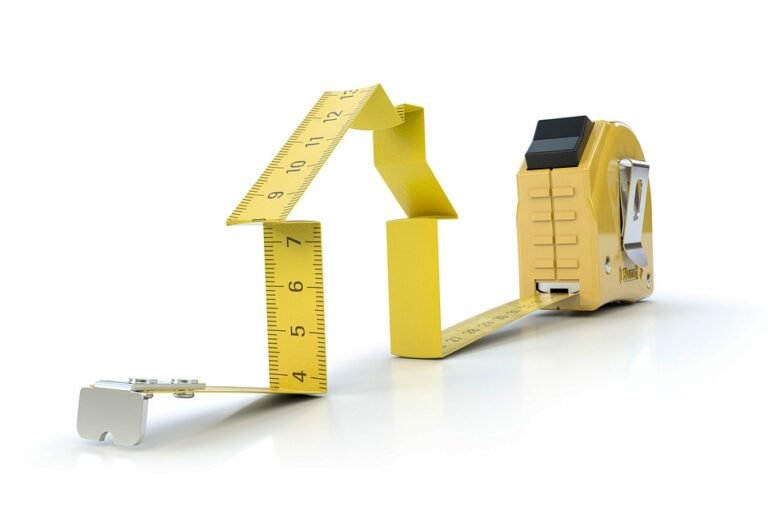 Essential Tools Every DIY Home Improvement Enthusiast Should Own