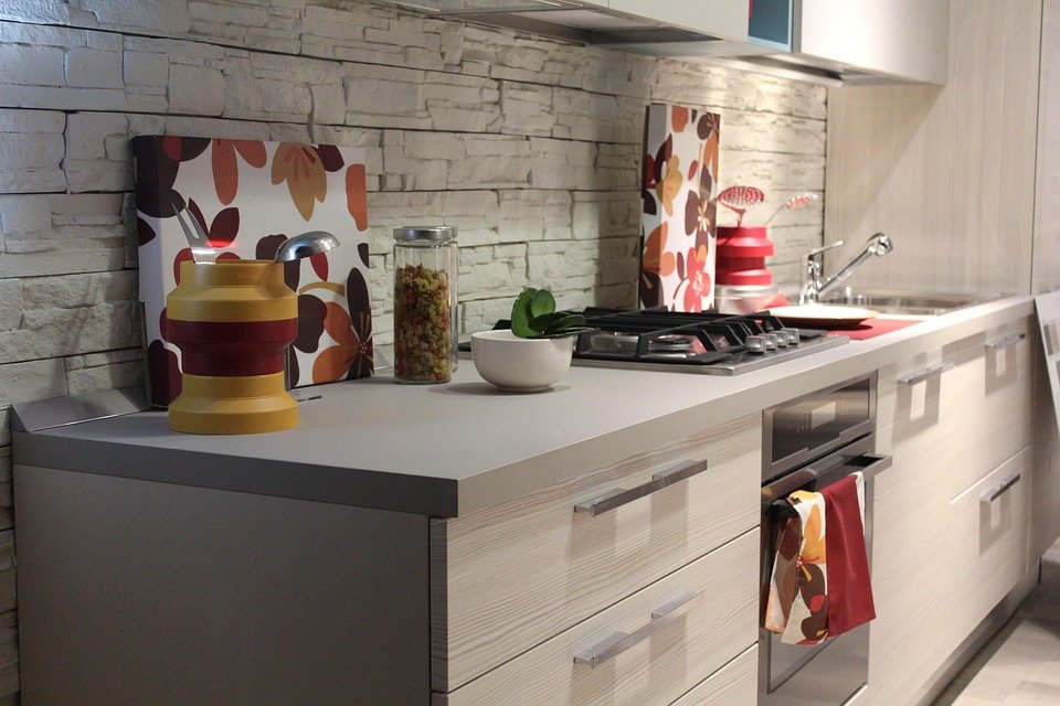 Essential Guide to Choosing Minimalist Furniture for a Clutter-Free Living Space